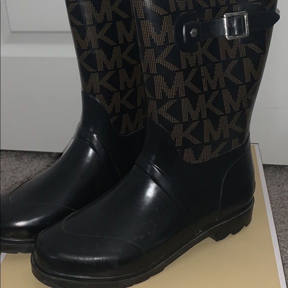 Michael Kors Rain Boots - Picture 2 of 4